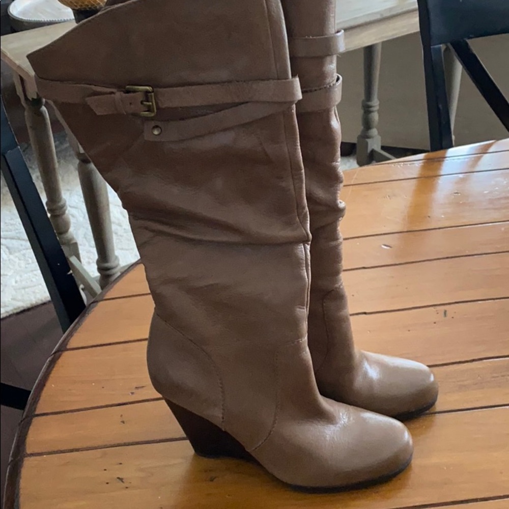 Guess boots